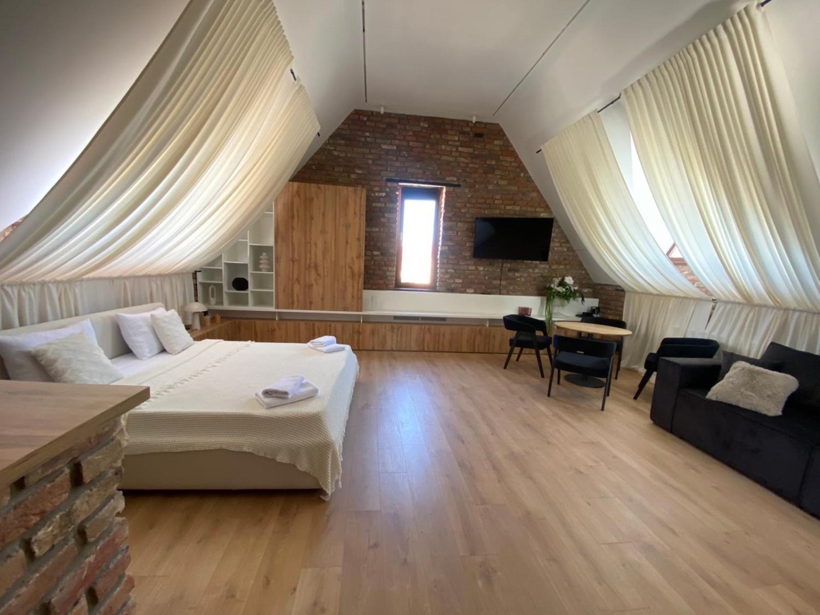 Готель Бережани Extérieur photo